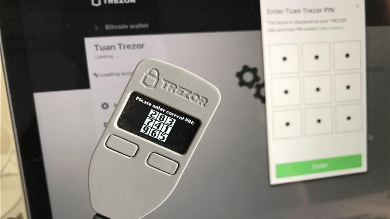 Trezor Hardware Wallet – первый аппаратный Биткойн-кошелек в мире